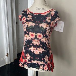 Unique floral print top - size S